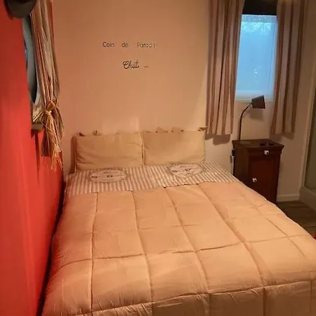 Chalet Dans Endroit Bucolique * Sourdeval